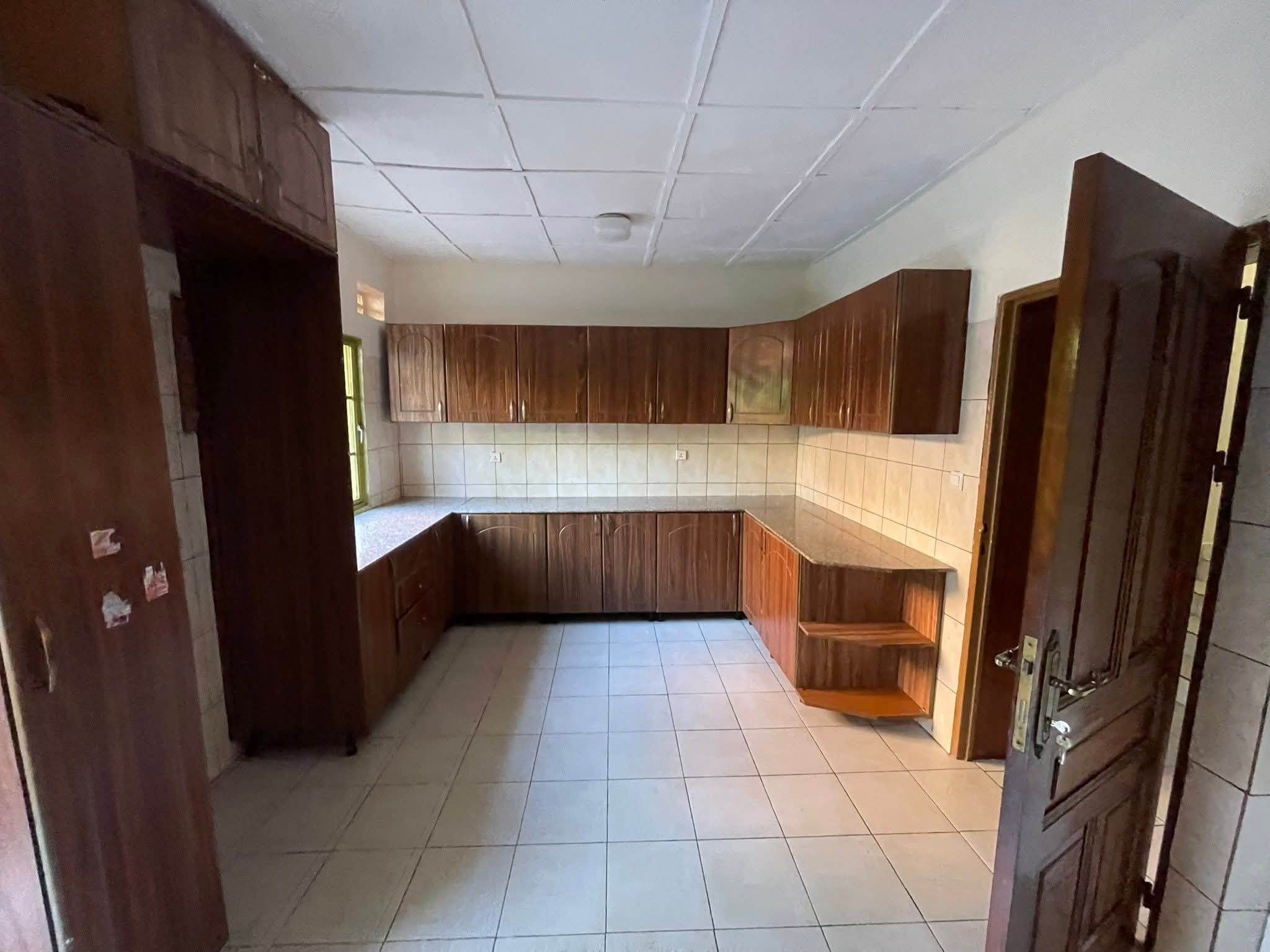 Nice modern well renovated house for rent in gacuriro vision 20 near Simba centre